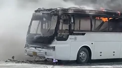 Video cháy xe khách đang đậu tại cây xăng ở Hóc Môn