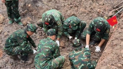 Chiến sĩ trẻ kể về nhiệm vụ thiêng liêng tìm kiếm hài cốt liệt sĩ ở công viên Lê Thị Riêng