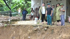 Di dời khẩn cấp nhiều hộ dân ở vùng cao Thanh Hóa vì sạt lở đất đá