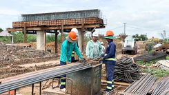Kỳ lễ 2-9 đặc biệt trên công trường cao tốc Mỹ An - Cao Lãnh
