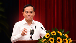 Bí thư Thành ủy TP.HCM Trần Lưu Quang: 'Hổng ai ngờ mọi người đội áo mưa hát quốc ca'