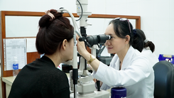 Chuyển động TP.HCM: Hiểu đúng về phẫu thuật khúc xạ cho trẻ, khi nào đủ tuổi và cần lưu ý gì?
