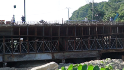 Cầu Biện ở Đà Nẵng ngổn ngang dù thời hạn hoàn thành đã qua từ lâu