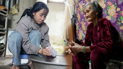 Nữ sinh Nguyễn Thị Cẩm Ly: 9 tuổi bán bánh, 18 tuổi bốc xếp xuyên đêm để tự bước vào đại học