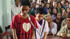 23 năm tù giam cho 2 học sinh đâm chết bảo vệ trường