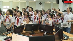 Cháu ngoan Bác Hồ TP Hồ Chí Minh thăm báo Tuổi Trẻ