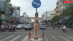 Từ tháng 8, nữ CSGT xuống đường điều tiết giao thông