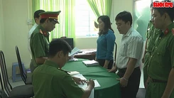 Bắt cán bộ tham ô trên 100 triệu đồng tiền chính sách