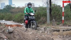 TP. Hà Nội: Rác thải chất đống, bít lối đi trên Đại lộ Thăng Long