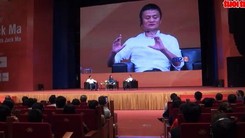 Tỷ phú Jack Ma truyền cảm hứng khởi nghiệp cho sinh viên Việt Nam