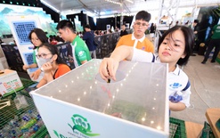 Đến Việt Nam Xanh thực hành sống xanh, đổi rác lấy quà xanh