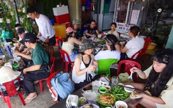 Hộ kinh doanh dưới 500 triệu bị yêu cầu ngưng xuất hóa đơn: Có sai luật?