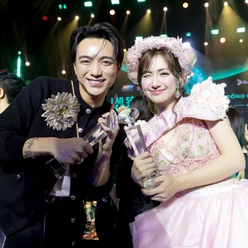 Hòa Minzy, Nguyễn Hùng chiến thắng áp đảo tại Làn sóng xanh