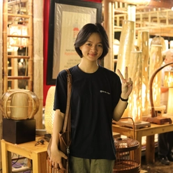 Check-in Vườn ánh sáng đẹp lung linh tại Văn Miếu - Quốc Tử Giám