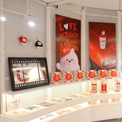 Mô hình quán cà phê kết hợp photobooth thu hút nhiều bạn trẻ