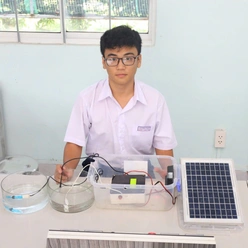 Nam sinh Tây Ninh chế tạo thiết bị giám sát và cảnh báo các thông số của nguồn nước
