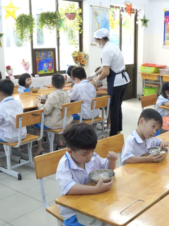 Minh bạch bữa ăn học đường - Kiểm soát từ nguồn cung đến bàn ăn