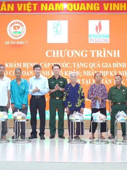 Đưa bác sĩ về cơ sở, khám bệnh miễn phí cho gần 500 người dân
