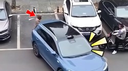 Cô gái quê một cục khi đứng lì xí chỗ đỗ xe với ô tô công nghệ