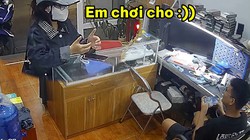 Chủ tiệm nhờ khách chơi game hộ, không ngờ gặp đúng ‘cao thủ’
