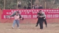 'Giàu vì bạn, sang vì vợ' là đây!