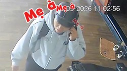Thanh niên đi học về là í ới gọi mẹ như trẻ con