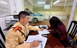 Hanoi woman fined $722 for driving against traffic