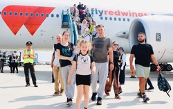 Red Wings launches first direct flight to Vietnam’s Khanh Hoa, bringing 400 Russian tourists