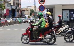 Vietnam motorbike taxis draw praise as India imposes state bans