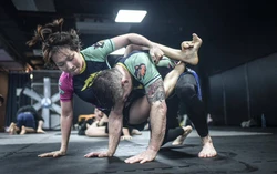 Video of female MMA fighter subduing man in Hanoi parking garage goes viral