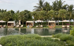 Why did the ultra-wealthy spend only 3 days in Vietnam?