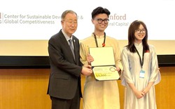 Vietnamese university students win top prize at innovation competition in Singapore