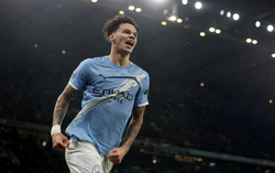 Man City crank up pressure on Arsenal, Villa and Chelsea drop points