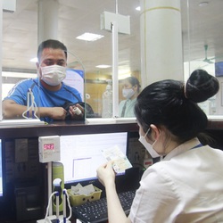 Bản tin sáng 11-10: Hơn 11.500 cơ sở khám chữa bệnh tra cứu thẻ BHYT bằng CCCD gắn chip