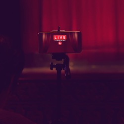 Podcast: Các streamer trên mạng xã hội thường ăn chia theo tỉ lệ nào?