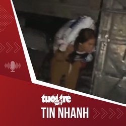 Tin tức tối 14-1: Xe tải bị lật trong đêm, nhiều người xúm lại hôi của