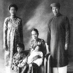 Bí ẩn mỹ nhân nội cung vua Khải Định - Kỳ 3: Từ người giúp việc đến bậc mẫu nghi