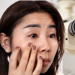 Cảnh giác: Mắt bị mờ đột ngột có thể là đột quỵ mắt
