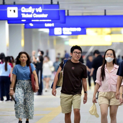 Metro số 1 bắt đầu bán vé, khuyến khích hành khách thanh toán không tiền mặt
