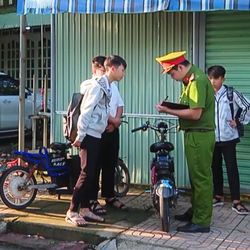 Báo động trào lưu học sinh độ chế xe đạp điện, tìm cách 'qua mặt' lực lượng chức năng
