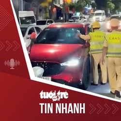 Tin tức tối 21-10: Nữ ca sĩ khóa cửa xe hít bóng cười khi bị công an kiểm tra