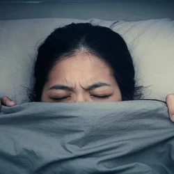 Mộng du, mất ngủ, ngưng thở khi ngủ và những cảnh báo đáng lo từ giấc ngủ