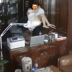 Người đàn ông trong clip 'thân mật' với nhiều phụ nữ tại trường THPT ở Ninh Bình là ai?