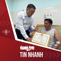 Tin tức tối 10-11: Hai ‘người hùng’ ở Lý Sơn được chủ tịch đặc khu tặng giấy khen