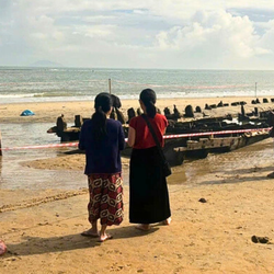 Xác tàu cổ Hội An bất ngờ xuất hiện rồi mất dấu trên bãi cát