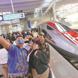 Indonesia lâm nợ với dự án tàu cao tốc 7,3 tỉ USD Jakarta - Bandung