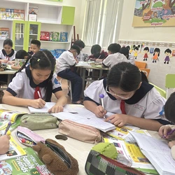 Đóng học phí sao cho tiện lợi: Phụ huynh và nhà trường lên tiếng