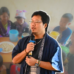 Dự án ‘Nuôi em’ thông báo đóng băng tài khoản, Đen Vâu lên tiếng