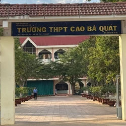 Nhiều học sinh 'tự nguyện' nghỉ học trước kỳ thi tốt nghiệp THPT: Phụ huynh và nhà trường nói gì?