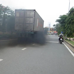 Bộ Tài nguyên và Môi trường nói gì về thông tin Hà Nội, TP.HCM cấm ô tô sản xuất trước năm 2017?